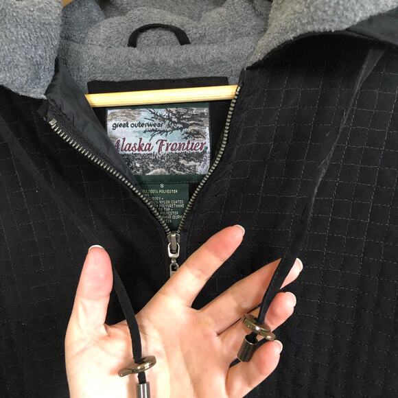 VTG Alaska Frontier Black Quilted Jacket Small Hooded 90s Barn Chore Minimalist - Picture 4 of 9